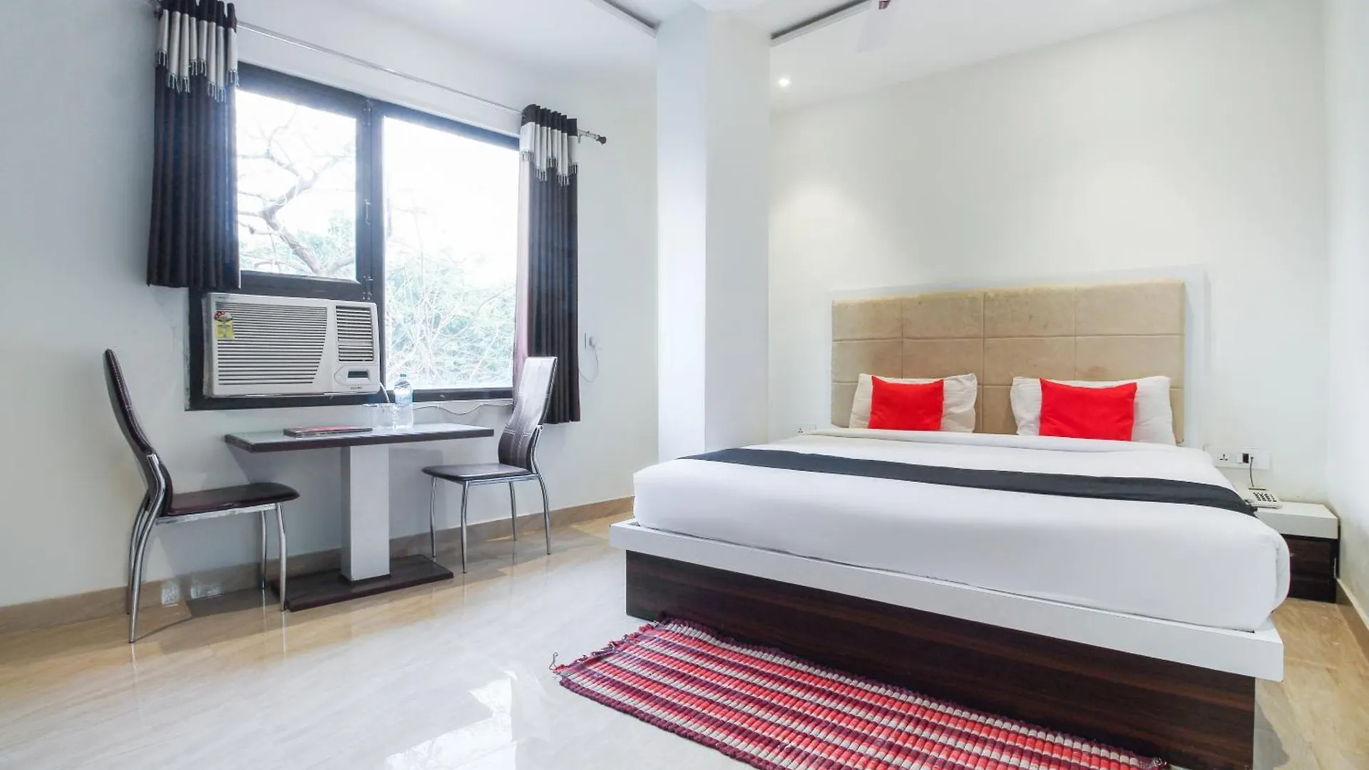 Hotel O Jalsa Tajganj